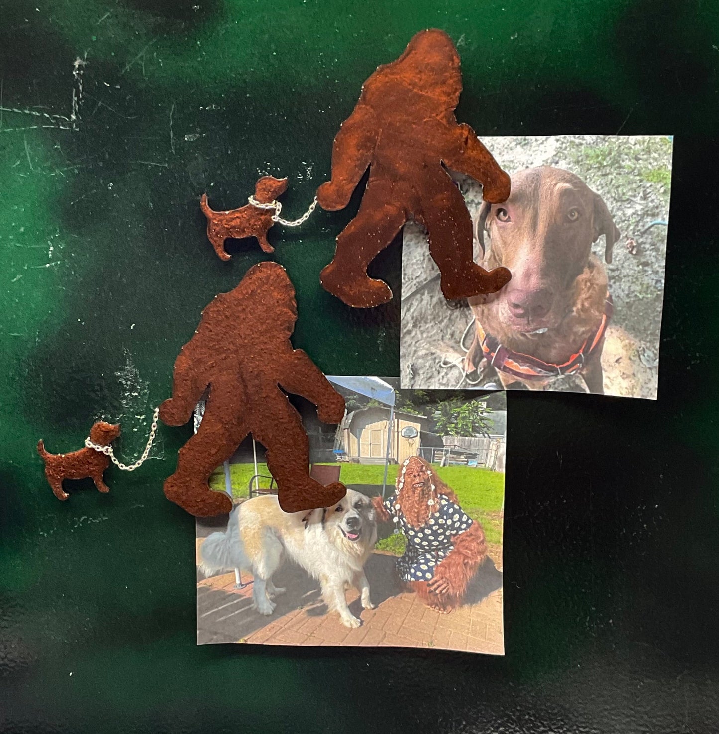 Large Bigfoot Walking Dog Magnet - Puppy With Thin Chain