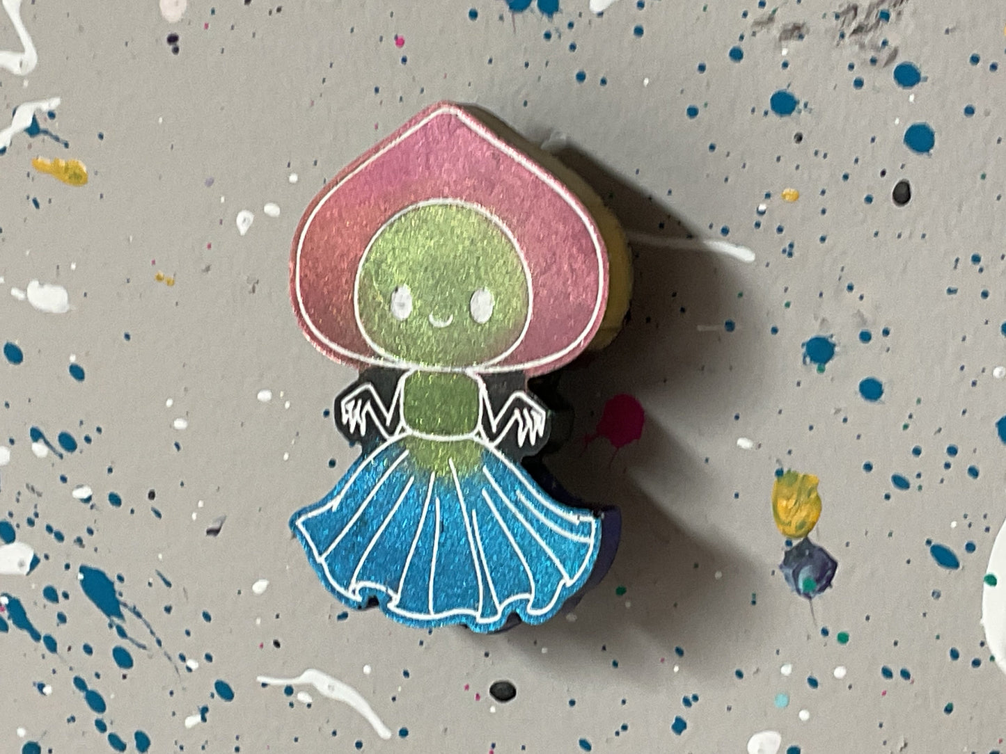 Small Flatwoods Monster Magnet- Color Shift