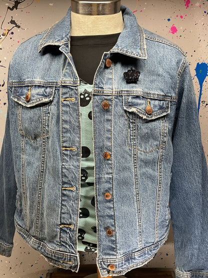 Black Glitter Crown Pin