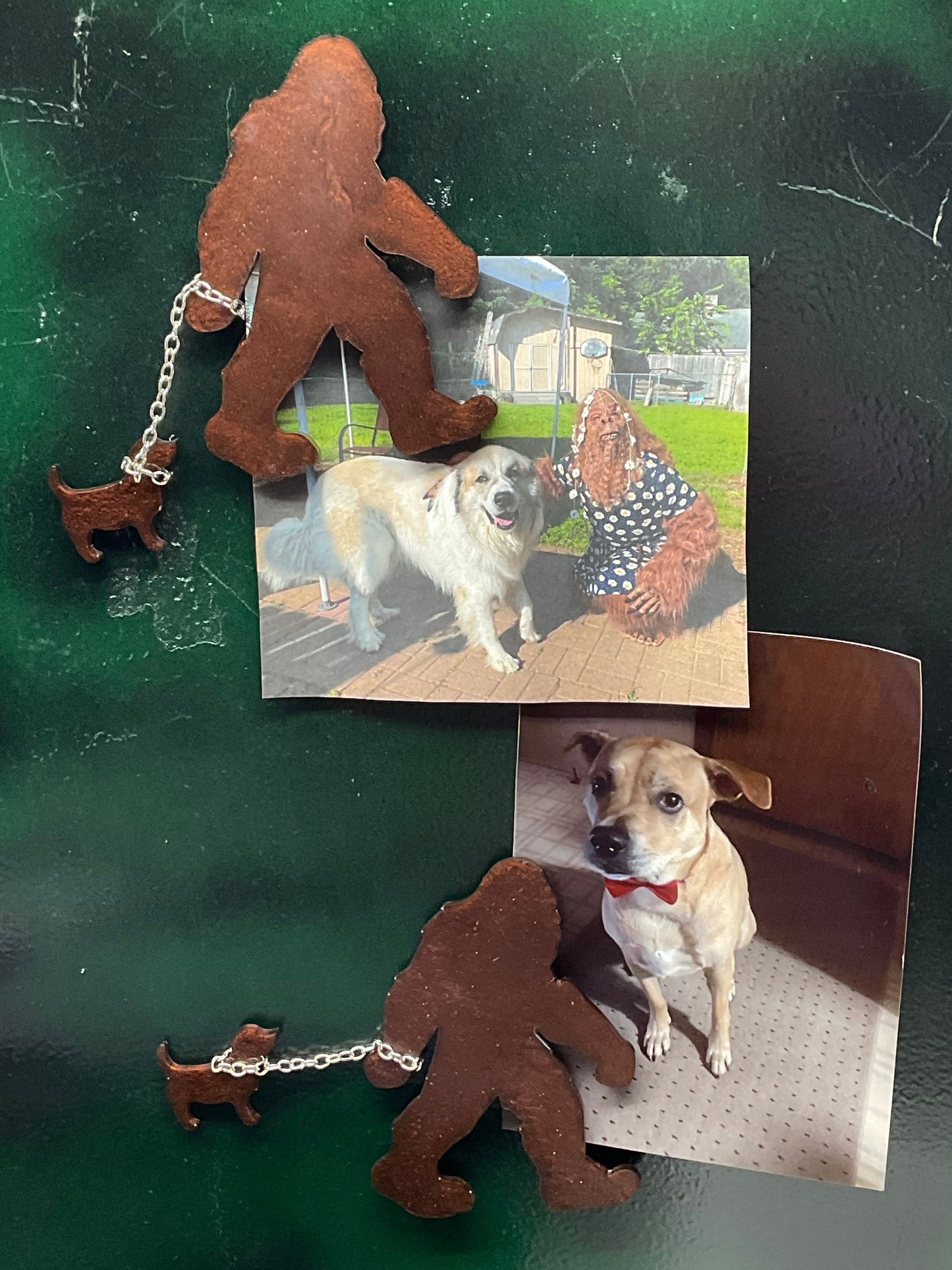 Large Bigfoot Walking Dog Magnet - Puppy with Thick Chain