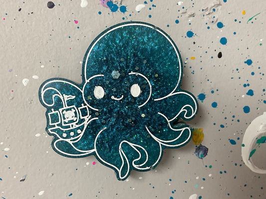 Small Teal Kraken Magnet With Silver Glitter
