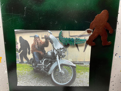 Large Bigfoot Walking Alligator Magnet